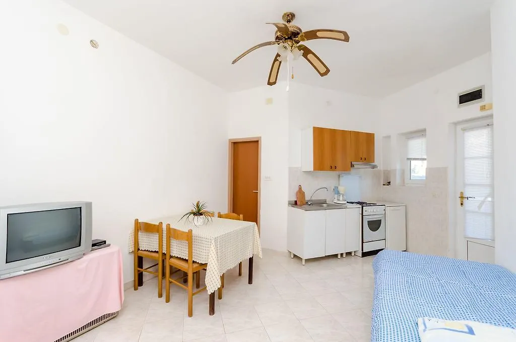 Apartments Danilo Medulin